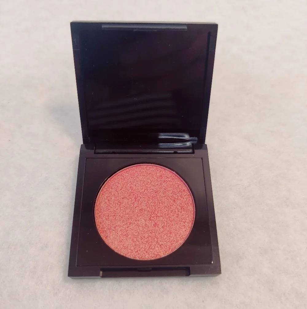 Mischo Beauty Blush Magnifique a soft Coral Pink w/ Gold Limited Edition Ipsy